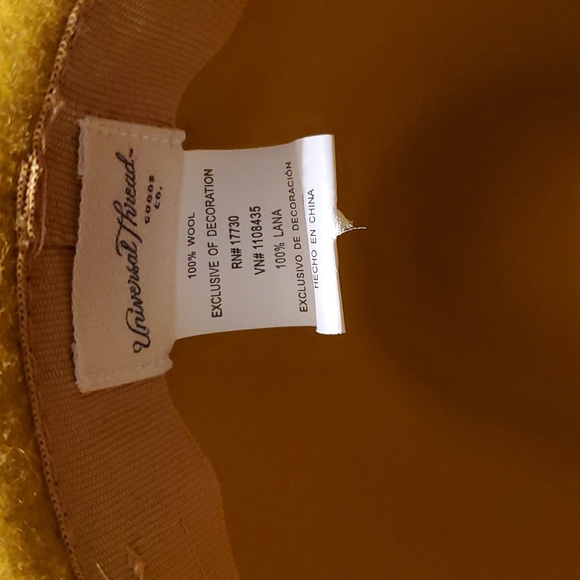 Women's Hat - Picture 2 of 2